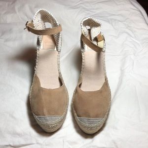 Espadrilles: tan suede, wedge heeled